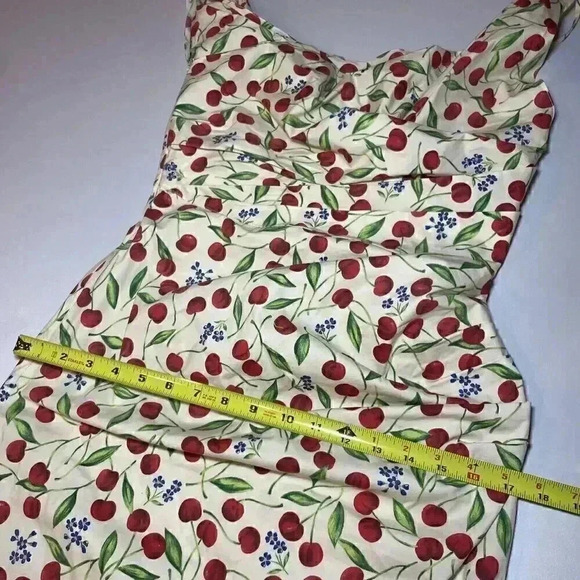 Carolina Herrera Cherry Print Off Shoulder Midi Dress 6 S Drape Designer Runway - Picture 14 of 16